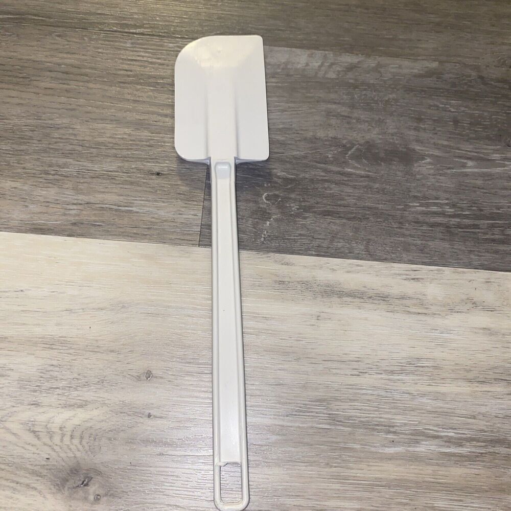 Rubbermaid Commercial 1931 Spatula  Spoon Scraper Cold Baking Icing 9.5”
